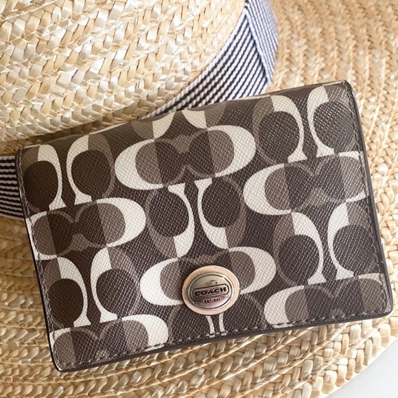 ❤️... Coach Wallet